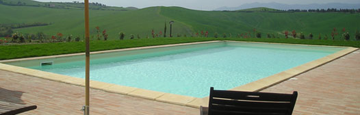 Agriturismo Podere Casciano - View from the pool to the farmhouse